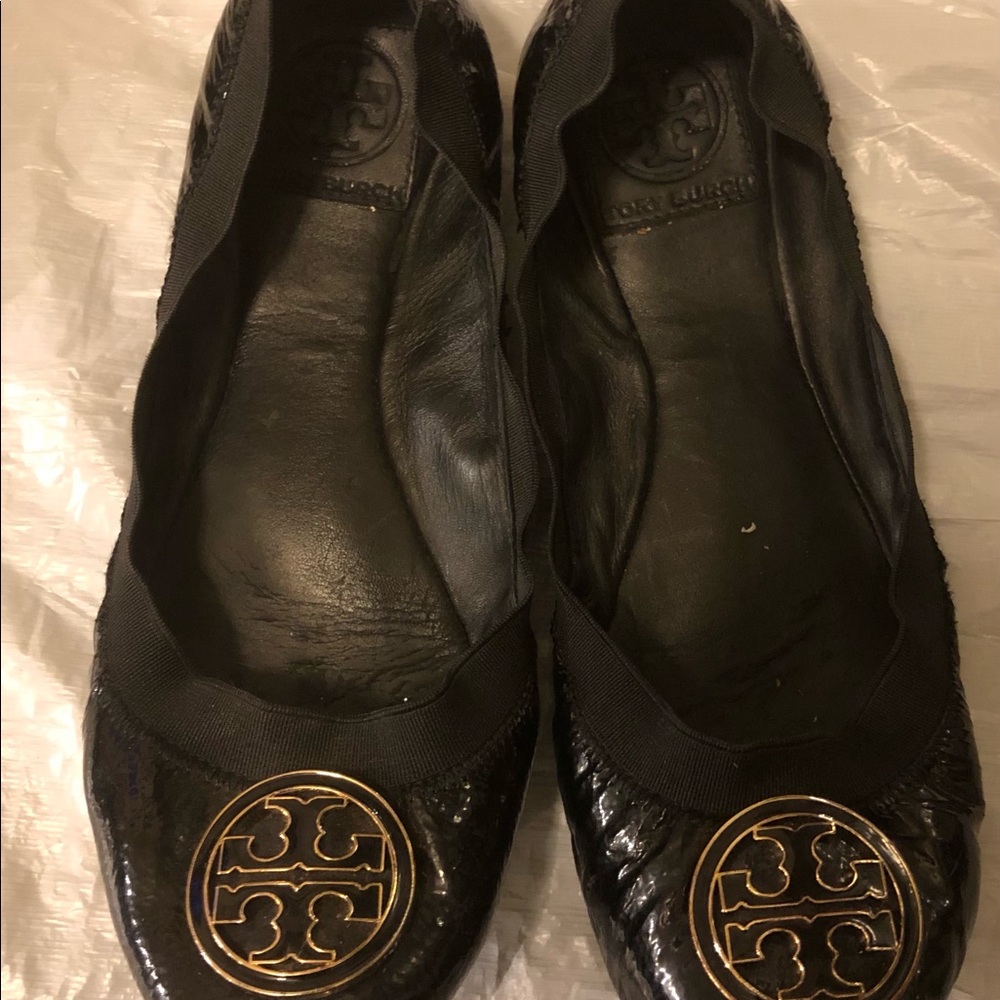 Tory Burch ladies patent leather clise toe ballet flats size 7.5 M